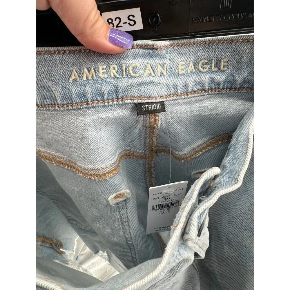 American Eagle Women's 90's Boyfriend Strigid Distressed Shorts Size 18 NEW
